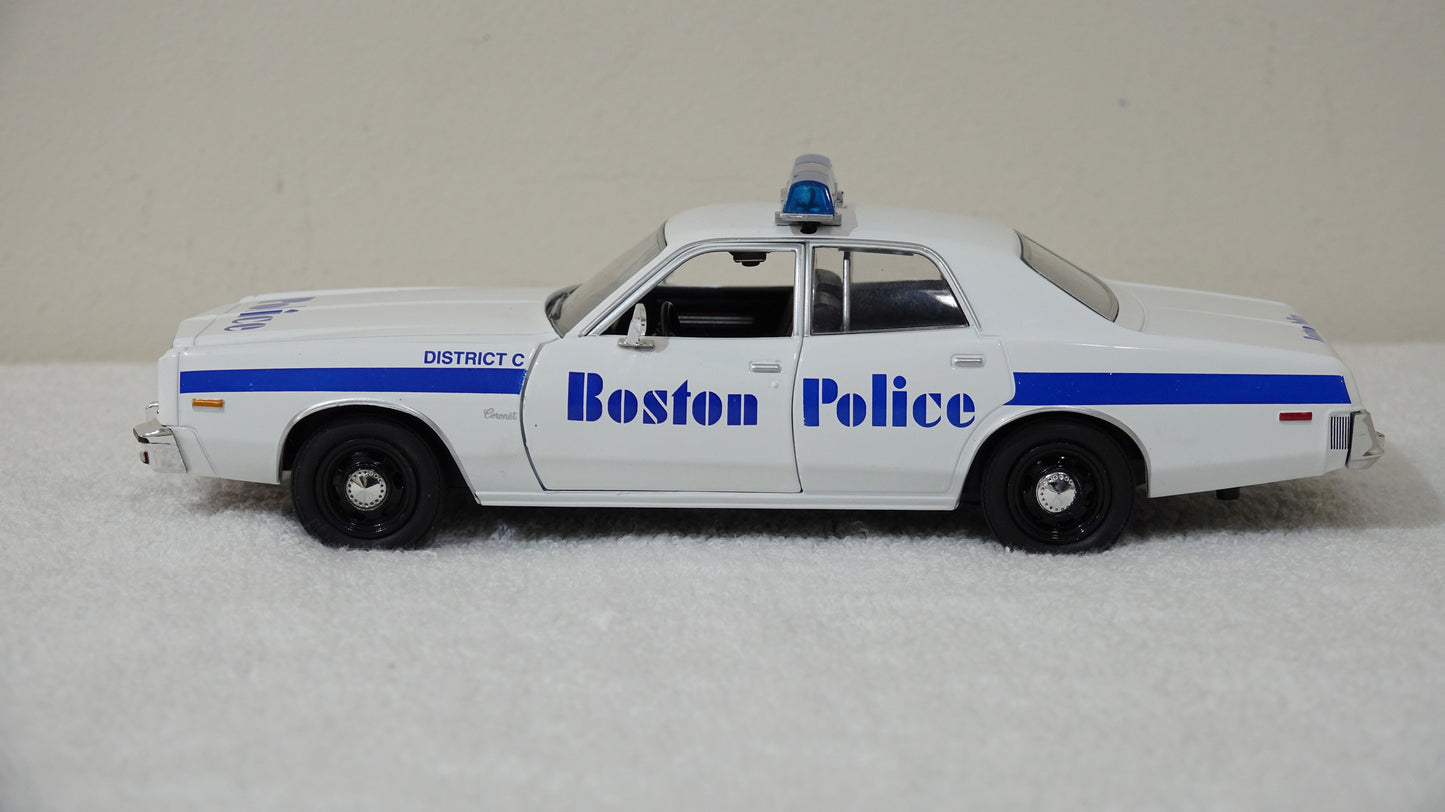 1/24 scale Boston Police 1976 Dodge Coronet with Lights and Siren !!FREE SHIPPING!!