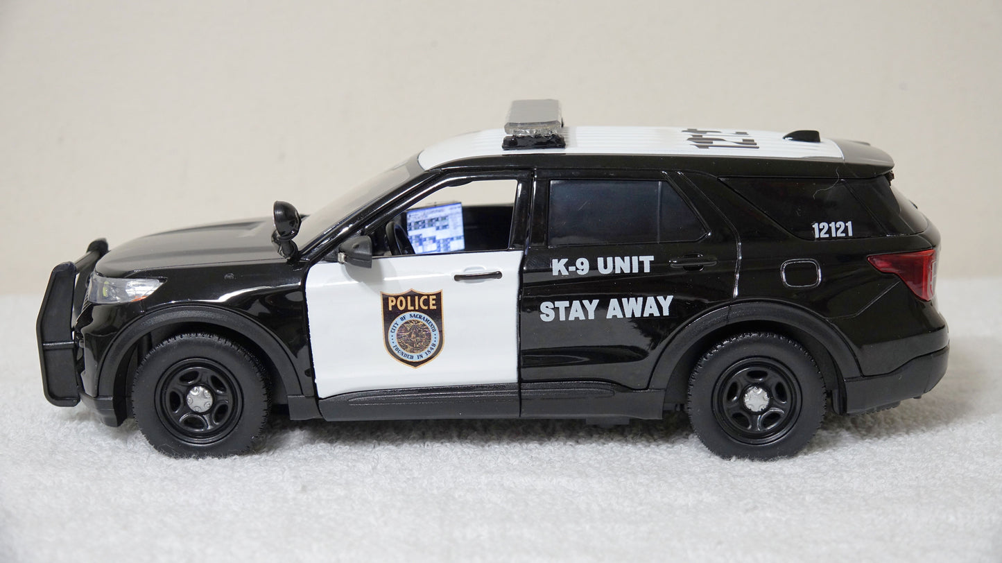 1/24 scale Sacramento Police K-9 unit 2022 Ford Explorer with custom added lights and siren. !!FREE SHIPPING!!