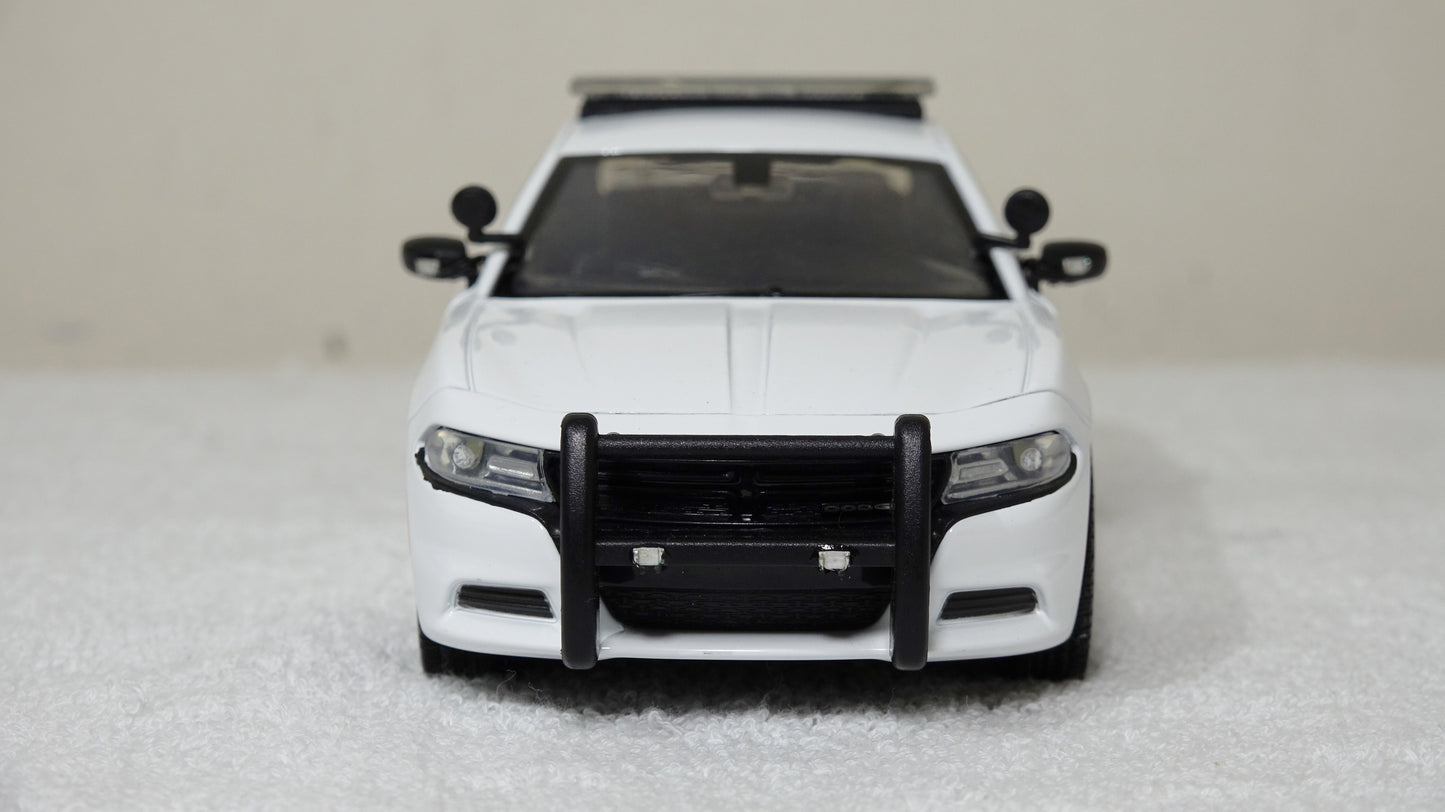 1/24 scale Unmarked Police White 2023 Dodge Charger with custom added lights and siren. FREE SHIPPING!!