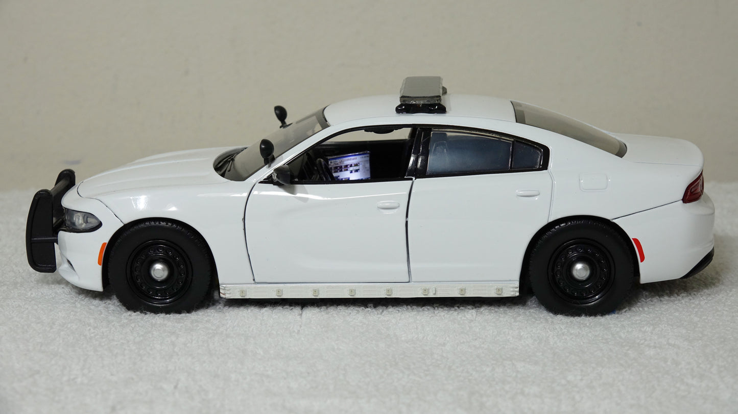 1/24 scale Unmarked Police White 2023 Dodge Charger with custom added lights and siren. FREE SHIPPING!!