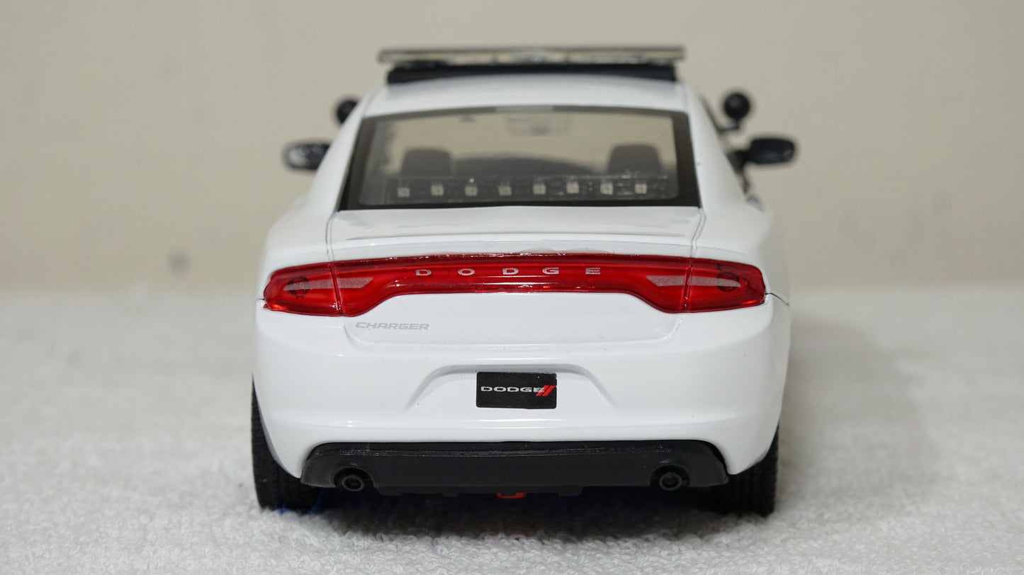 1/24 scale Unmarked Police White 2023 Dodge Charger with custom added lights and siren. FREE SHIPPING!!