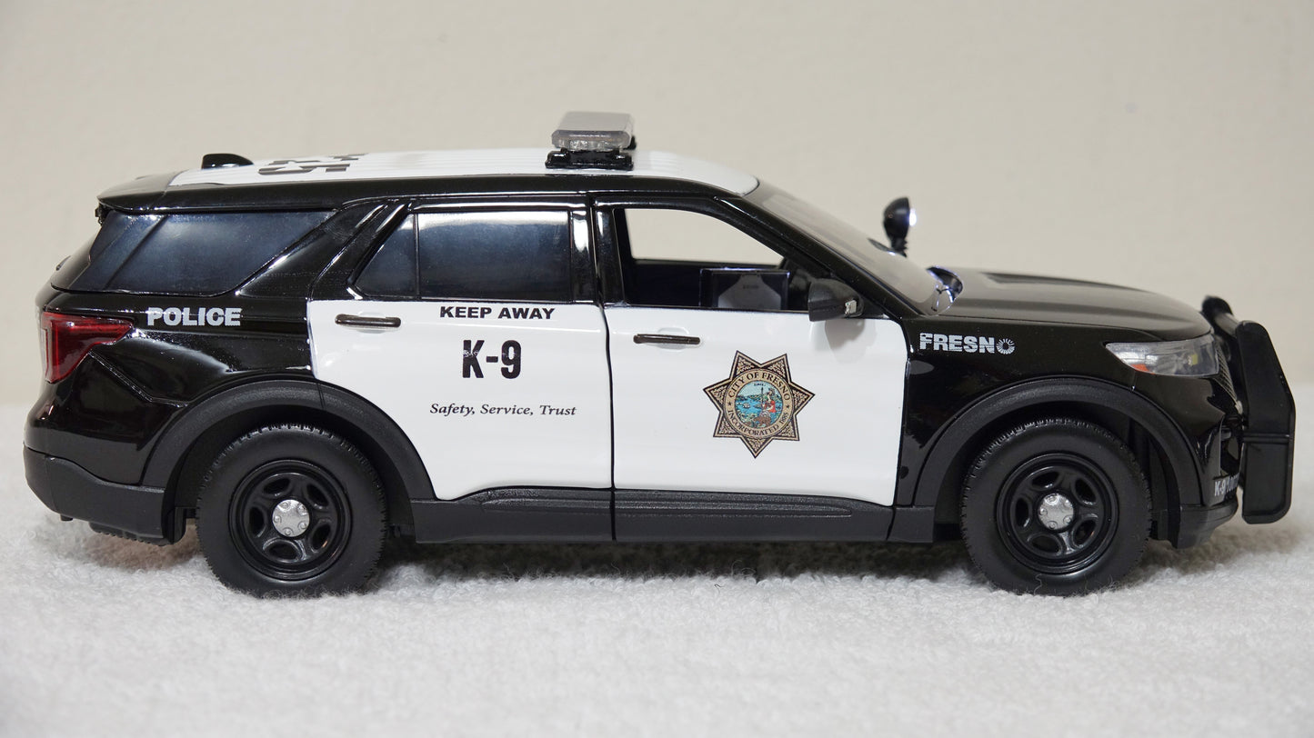 1/24 scale Fresno Police K-9 unit 2022 Ford Explorer with custom added lights and siren. !!FREE SHIPPING!!