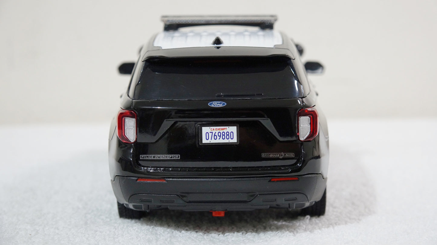 1/24 scale California Highway Patrol 2022 Ford Explorer with custom added lights and siren. !!FREE SHIPPING!!
