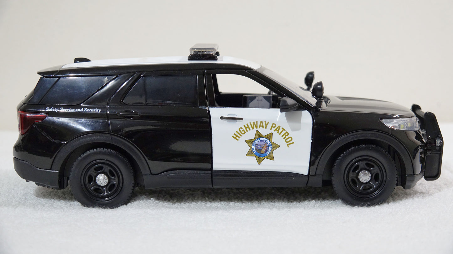 1/24 scale California Highway Patrol 2022 Ford Explorer with custom added lights and siren. !!FREE SHIPPING!!