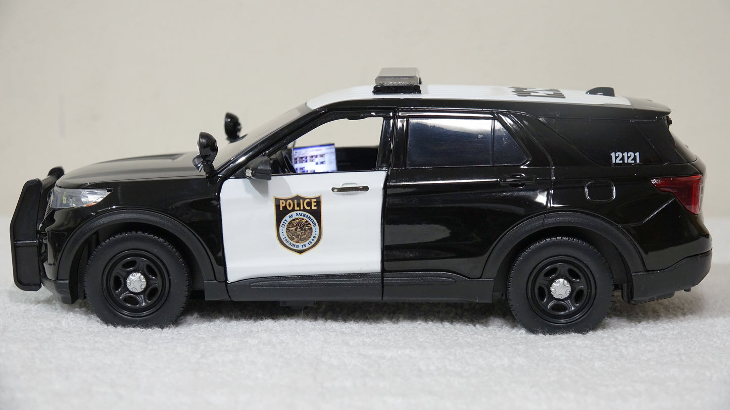 1/24 scale Sacramento California Police Department 2022 Ford Explorer with custom added lights and siren. !!FREE SHIPPING!!