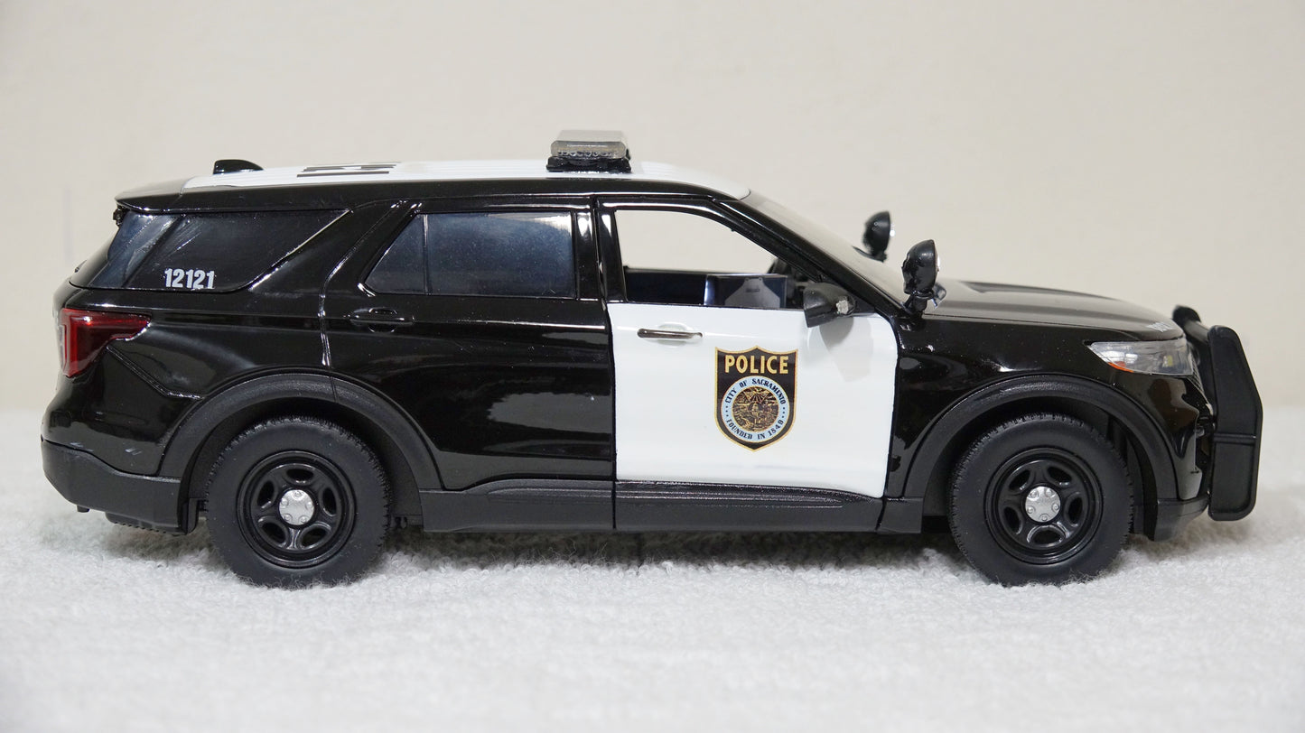 1/24 scale Sacramento California Police Department 2022 Ford Explorer with custom added lights and siren. !!FREE SHIPPING!!