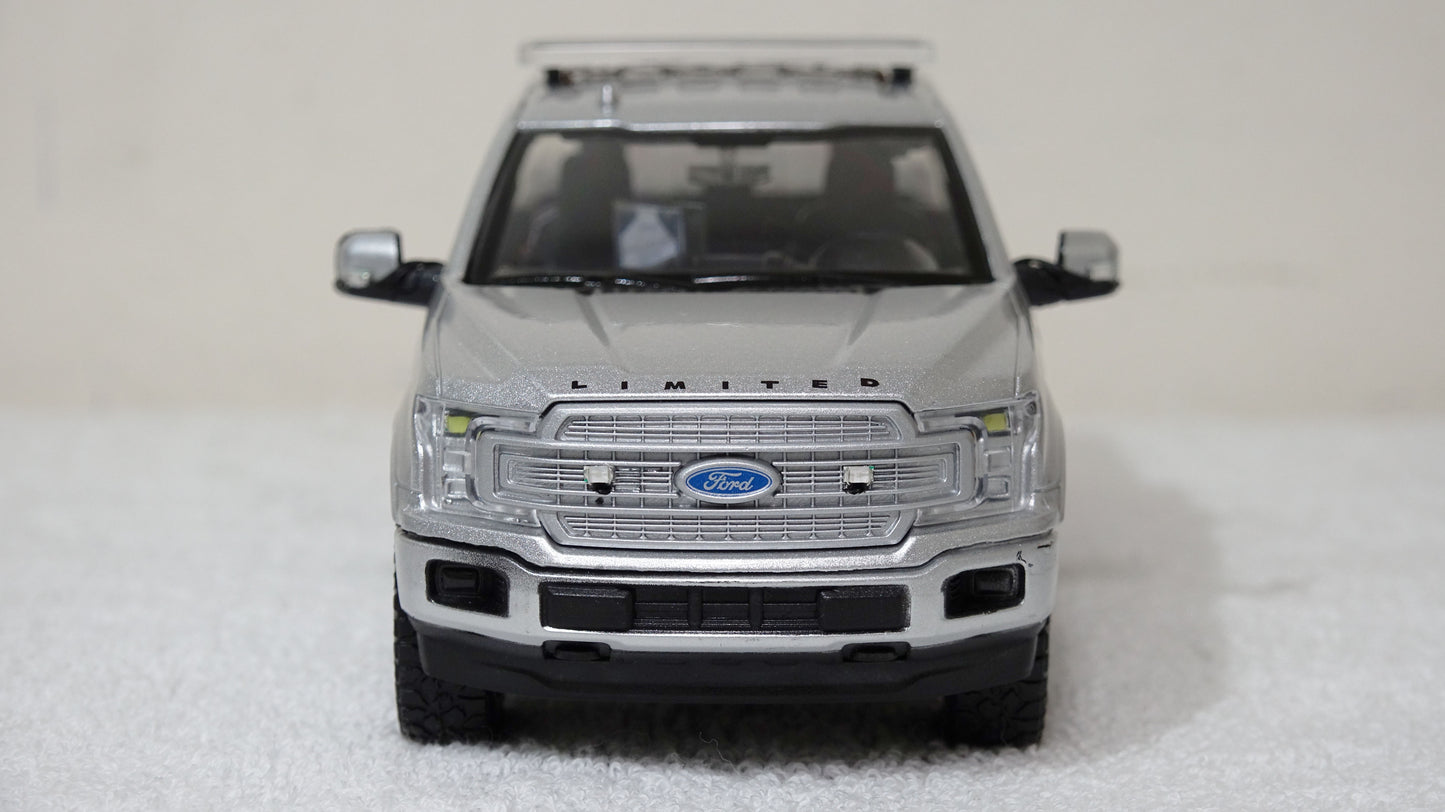1/24 scale Silver Unmarked Police 2019 Ford F-150 with custom added lights and siren. !!FREE SHIPPING!!