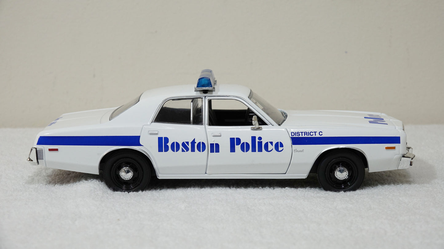 1/24 scale Boston Police 1976 Dodge Coronet with Lights and Siren !!FREE SHIPPING!!