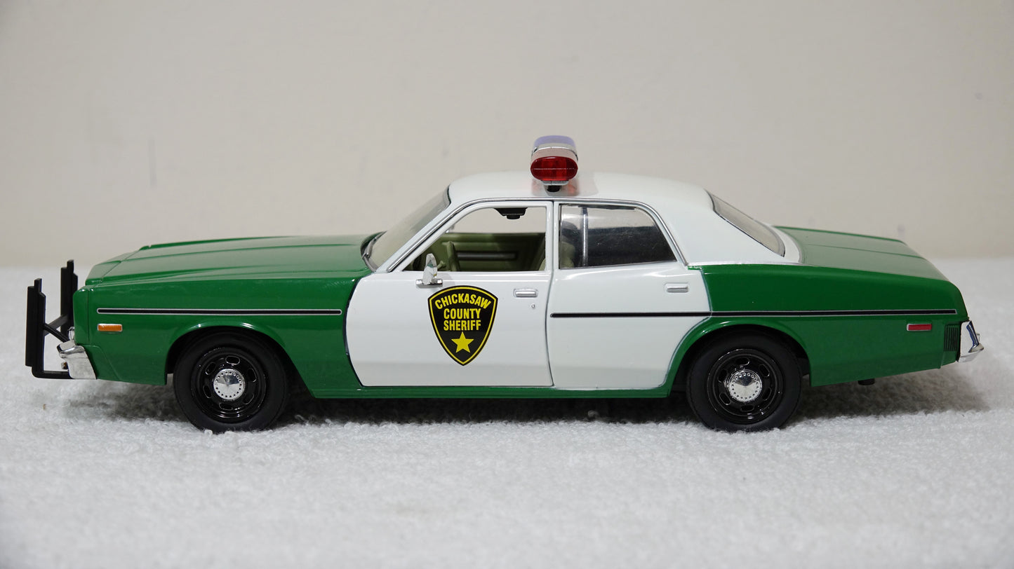 1/24 scale Chickasaw County Sheriff 1975 Plymouth Fury with Lights and Siren !!FREE SHIPPING!!