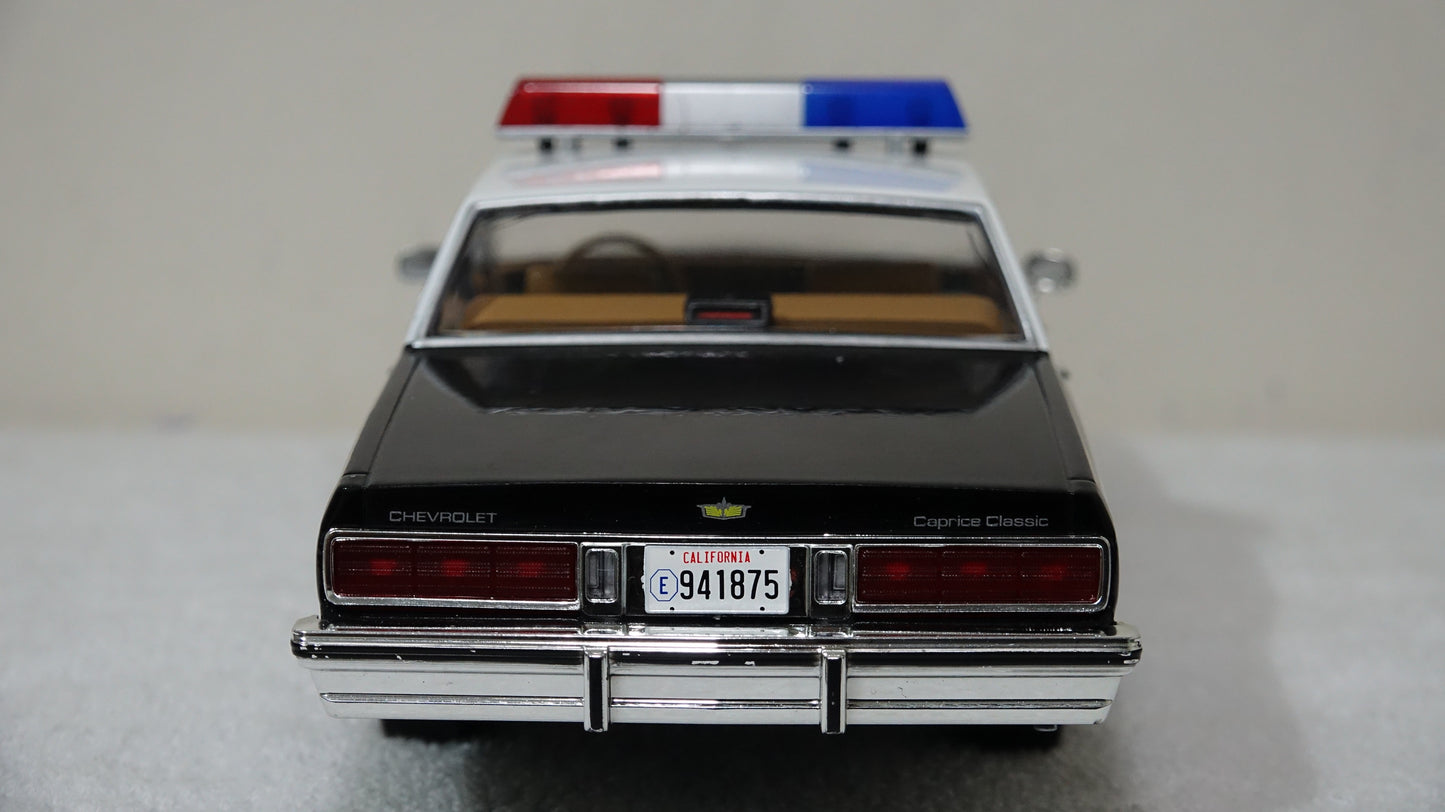 1/18 scale MacGiver Show LAPD 1986 Chevrolet Caprice with custom added lights and siren. FREE SHIPPING