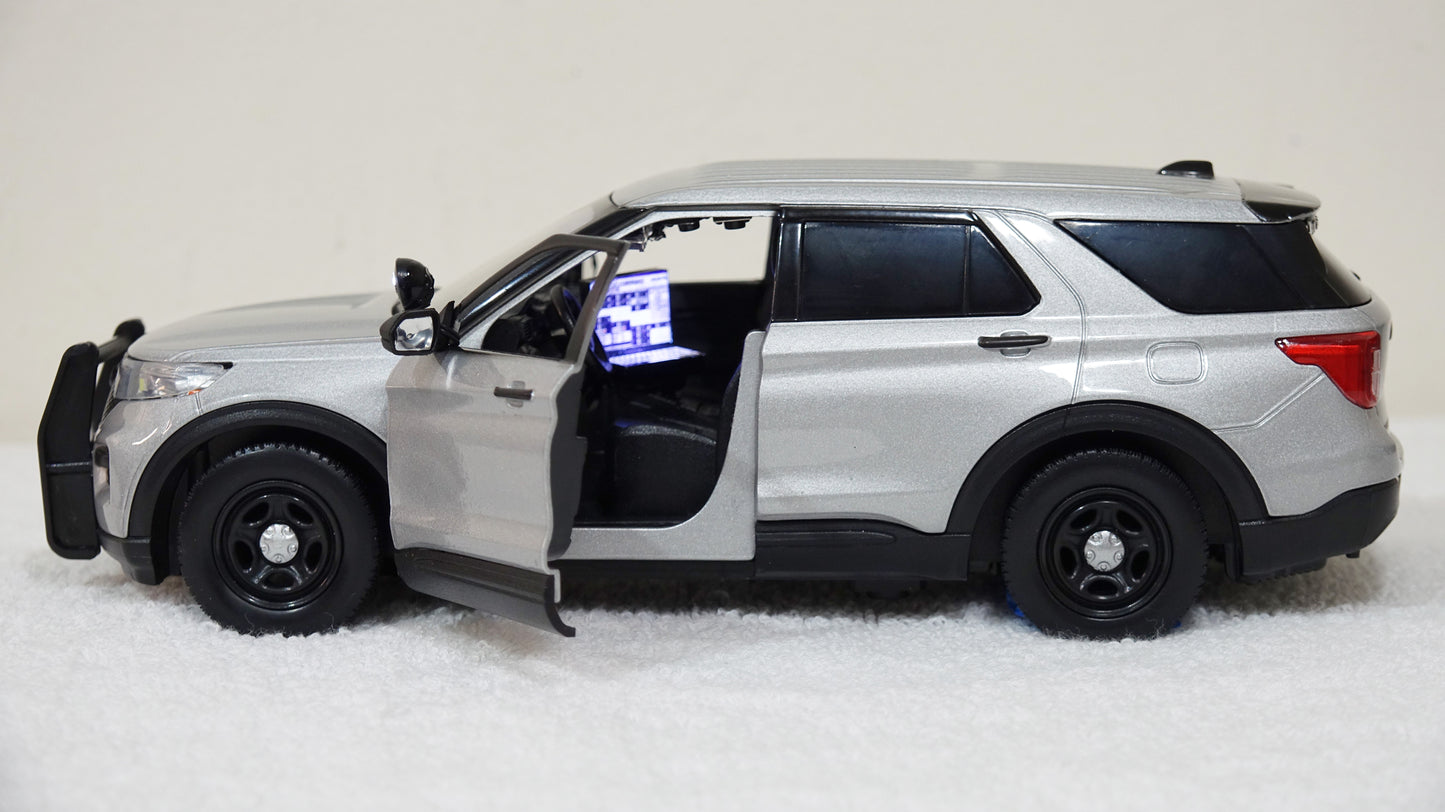 1/24 scale Silver Undercover Police 2022 Ford Explorer with custom added lights and siren. !!FREE SHIPPING!!