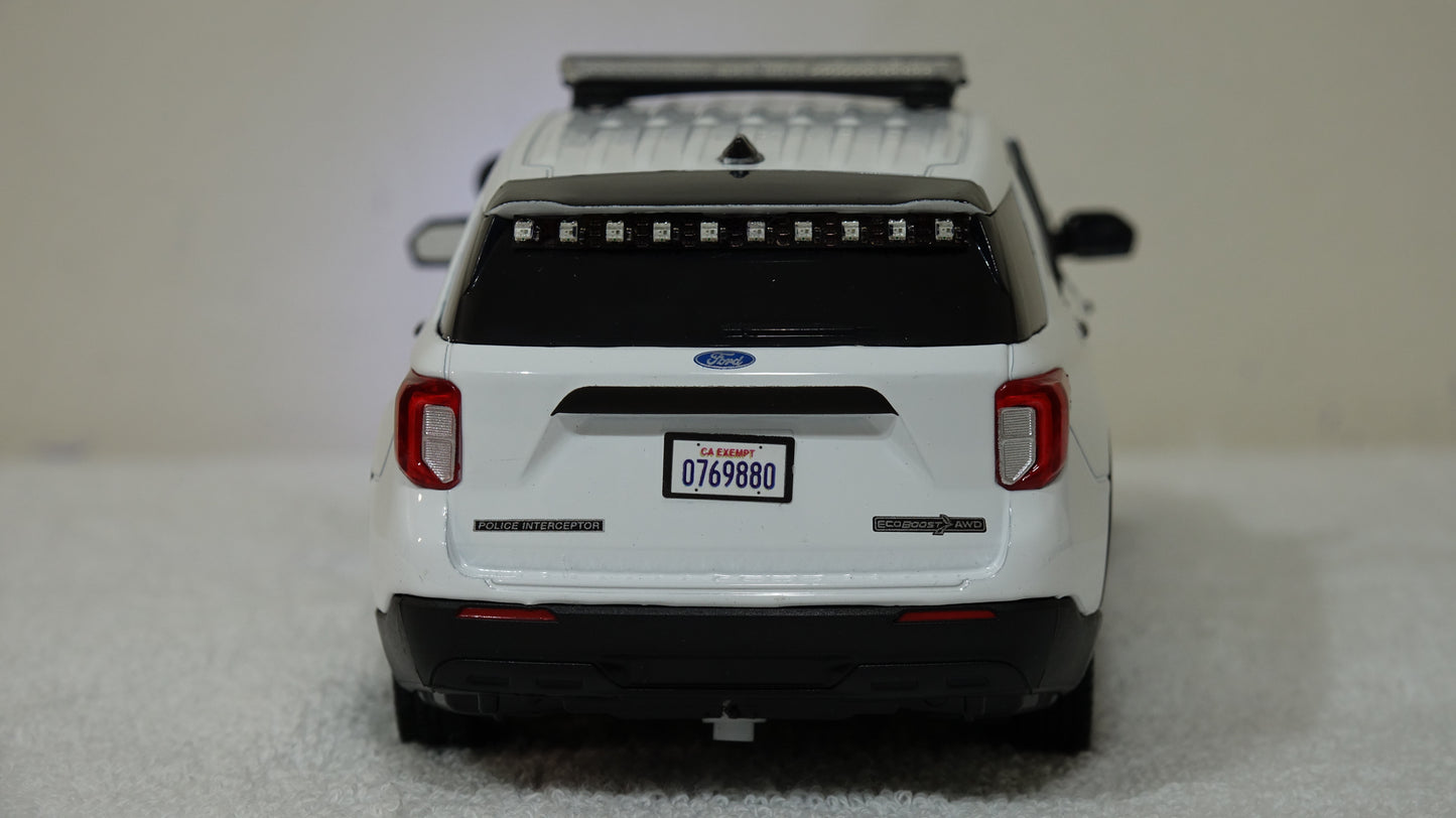 1/24 scale Unmarked Police White 2022 Ford Explorer with custom added lights and siren. !!FREE SHIPPING!!