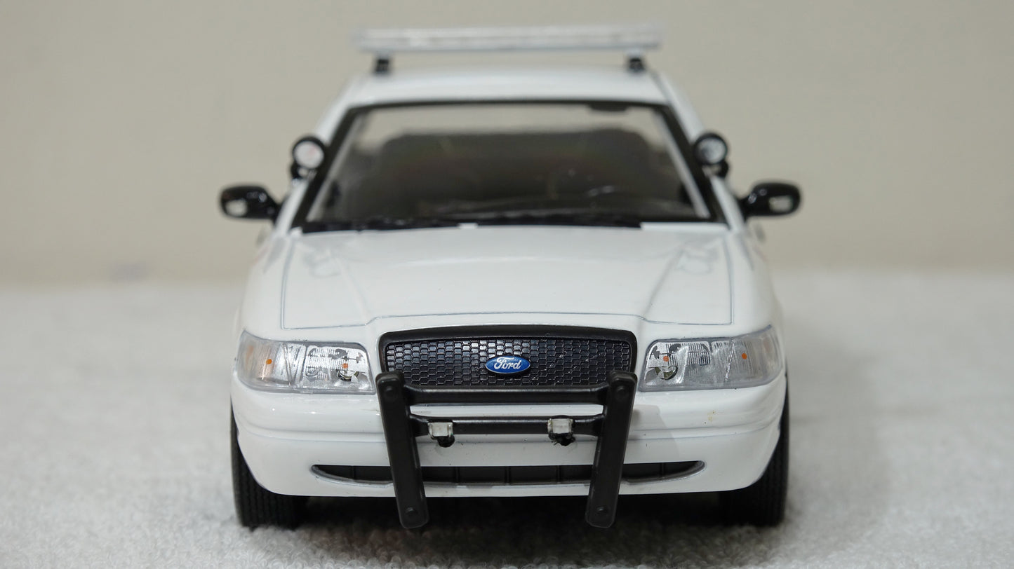 1/24 scale Detroit Police 2008 Ford Crown Victoria with Lights and Siren !!FREE SHIPPING!!