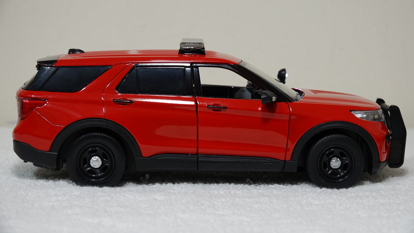 1/24 scale Blank Fire Department 2022 Ford Explorer with custom added lights and siren. !!FREE SHIPPING!!