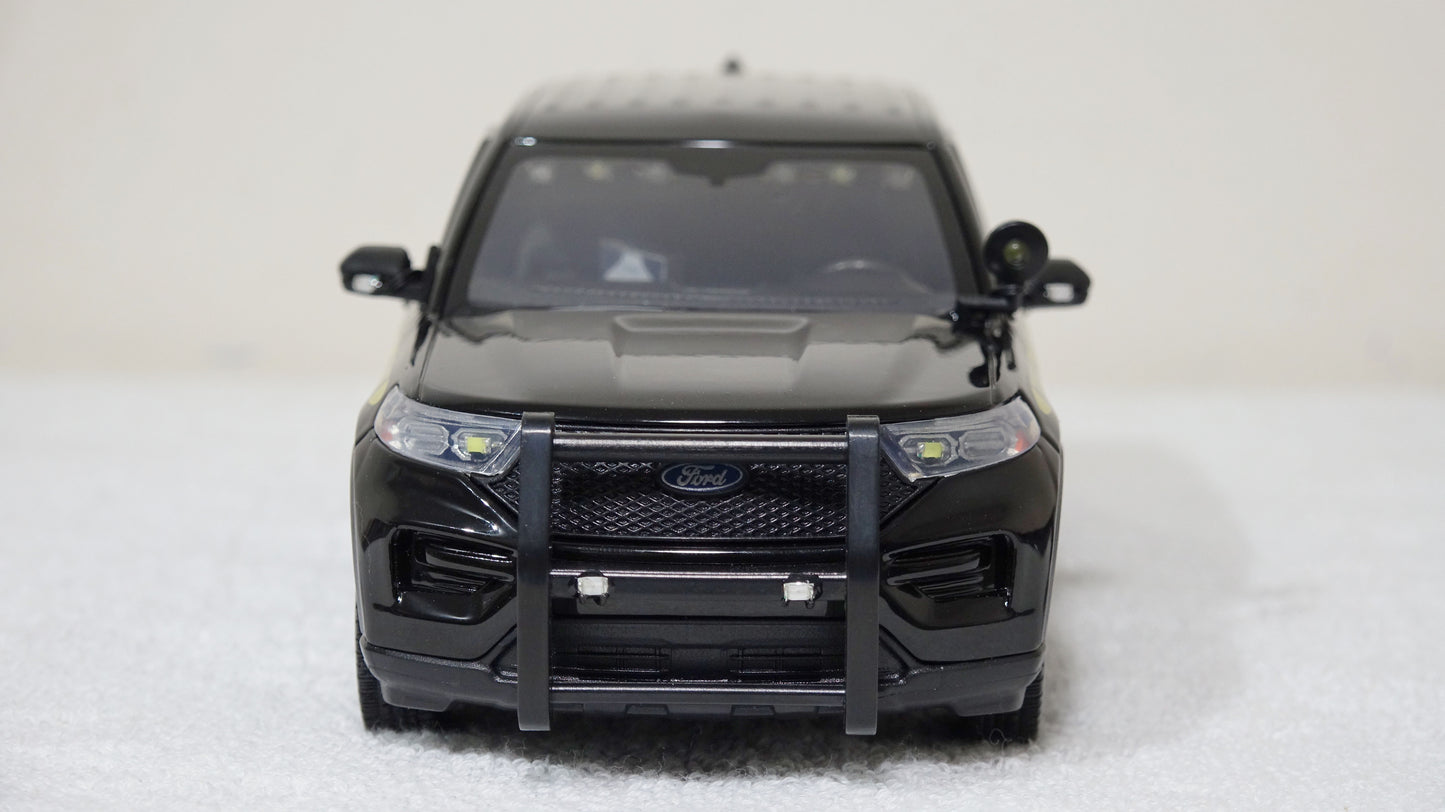 1/24 scale New York State Police 2022 Ford Explorer with custom added lights and siren. !!FREE SHIPPING!!