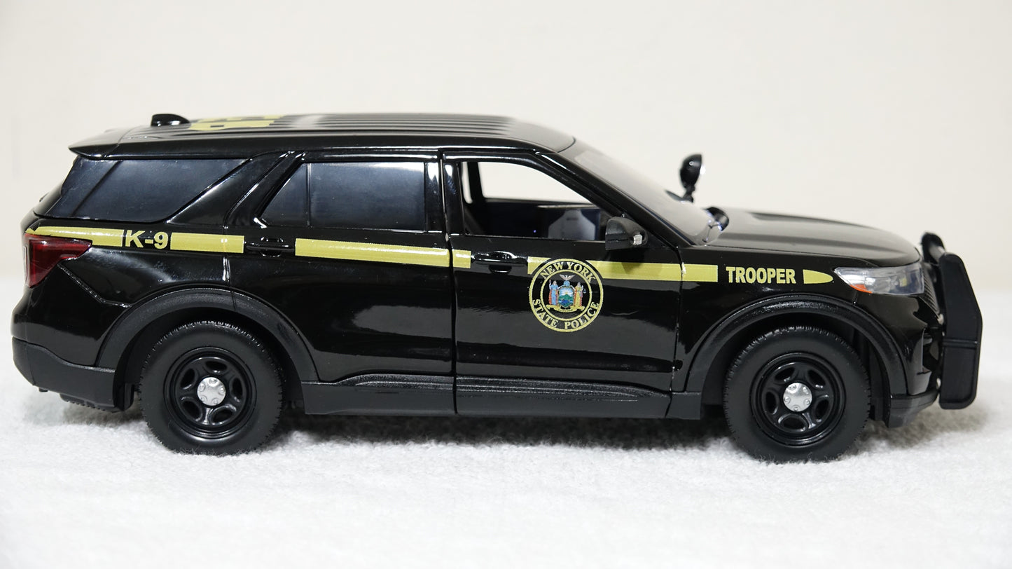 1/24 scale New York State Police 2022 Ford Explorer with custom added lights and siren. !!FREE SHIPPING!!