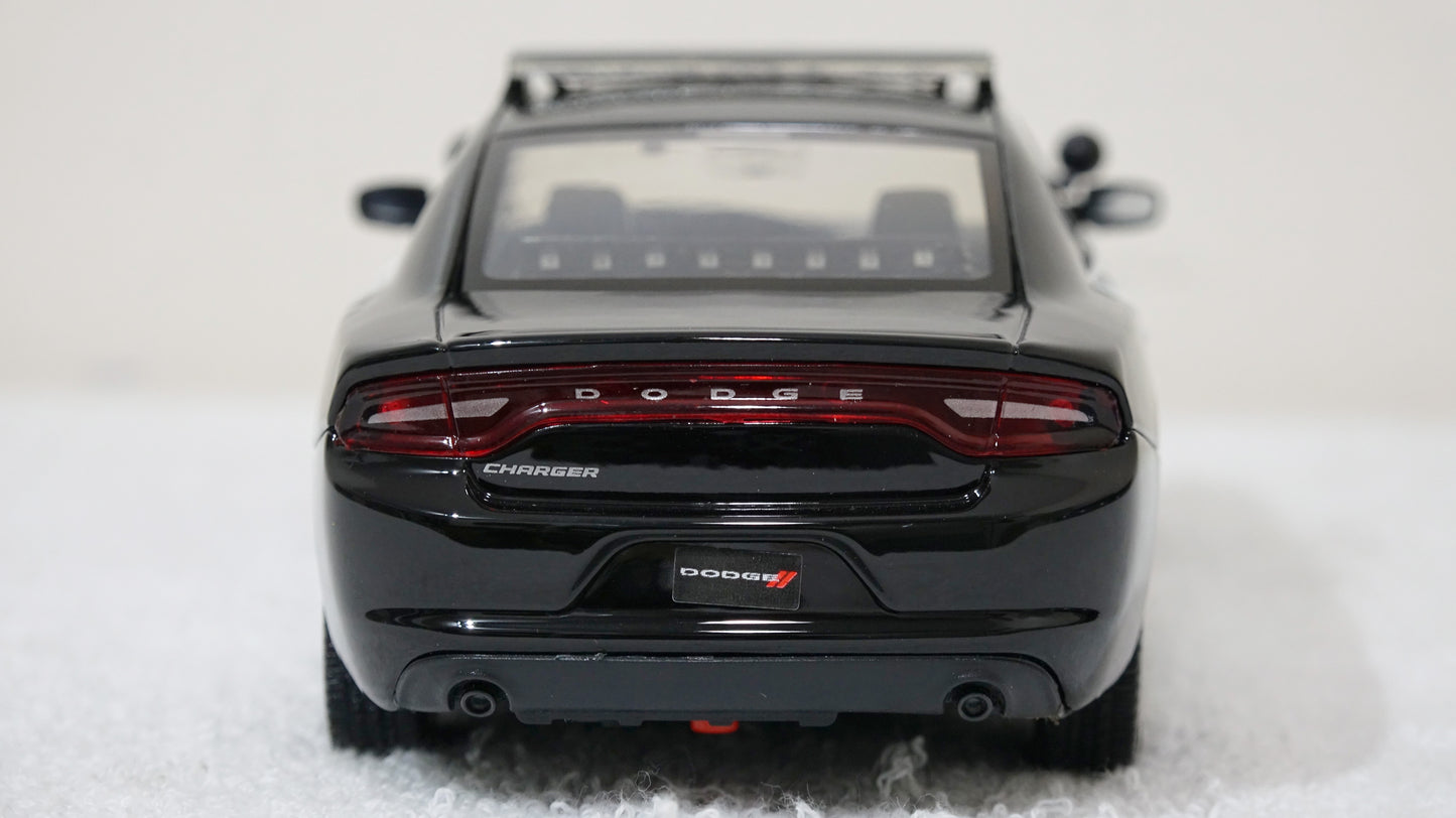 1/24 scale Unmarked Police Black & White 2023 Dodge Charger with custom added lights and siren. FREE SHIPPING!!