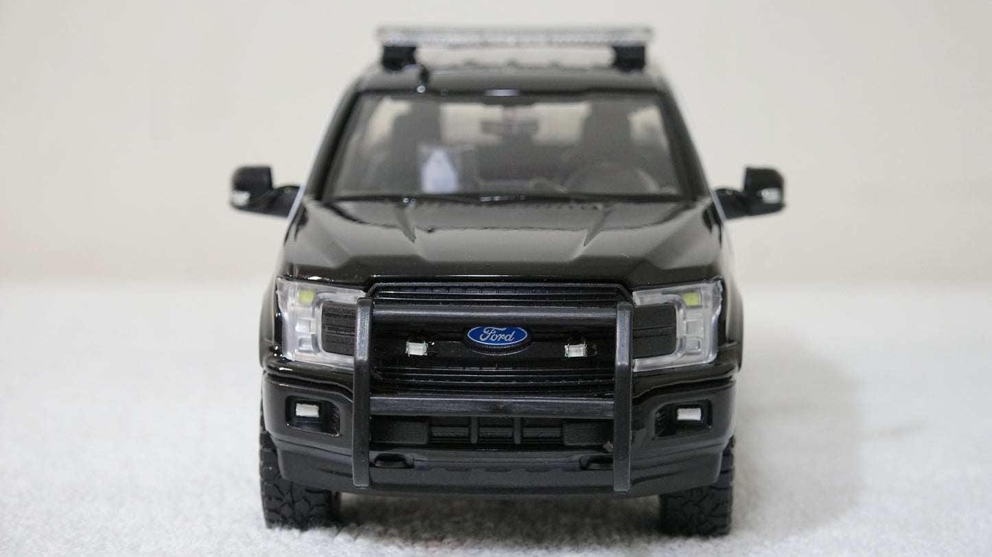 1/24 scale Black & White Unmarked Police 2019 Ford F-150 with custom added lights and siren. !!FREE SHIPPING!!