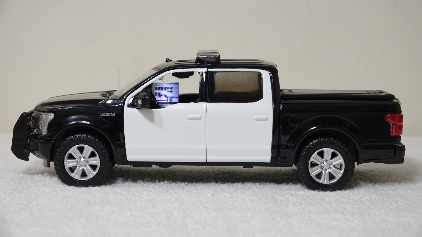 1/24 scale Black & White Unmarked Police 2019 Ford F-150 with custom added lights and siren. !!FREE SHIPPING!!