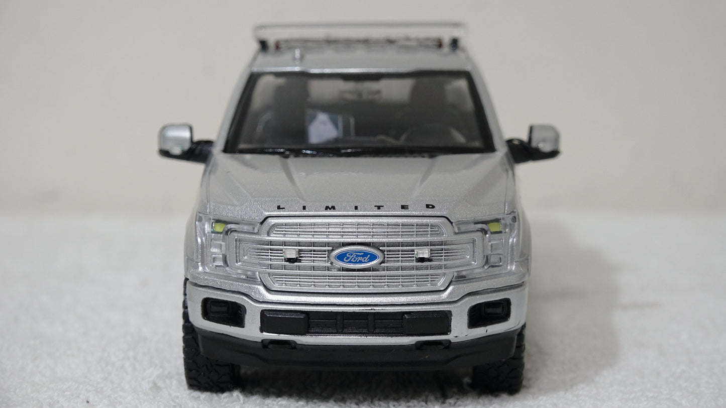 1/24 scale Silver Unmarked Police 2019 Ford F-150 with custom added lights and siren. !!FREE SHIPPING!!