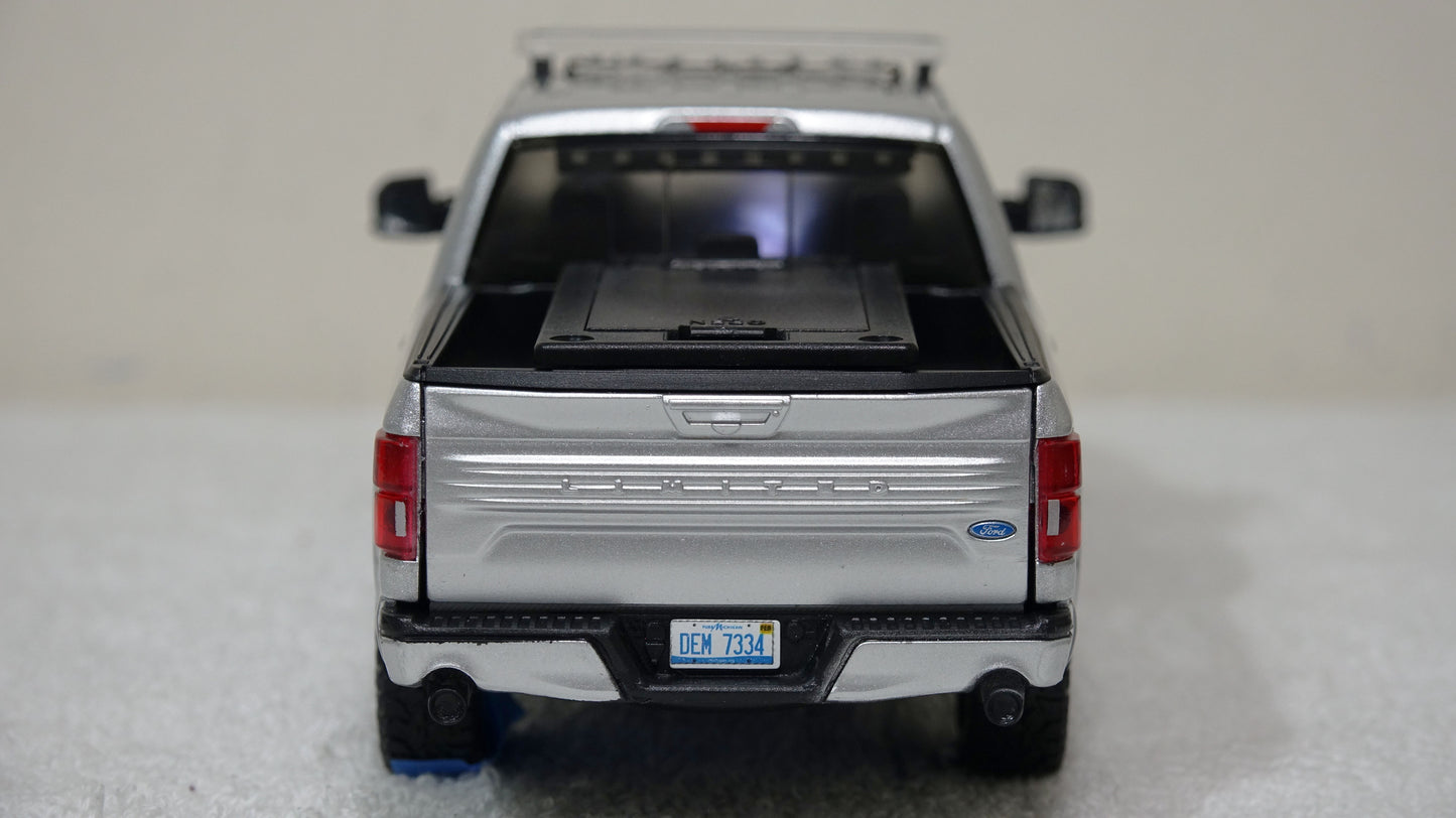 1/24 scale Silver Unmarked Police 2019 Ford F-150 with custom added lights and siren. !!FREE SHIPPING!!