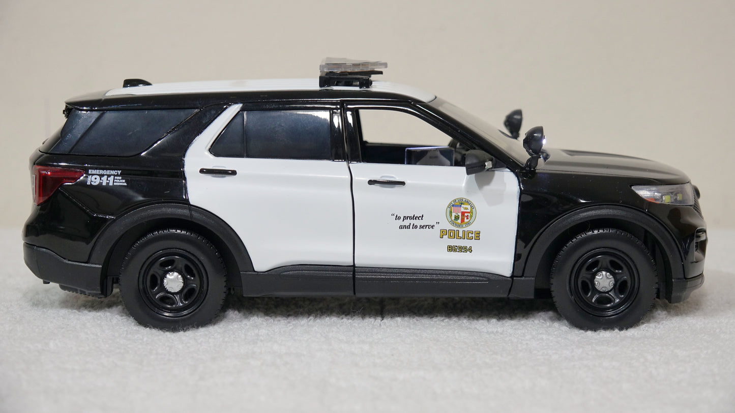 1/24 scale Los Angeles Police Department 2022 Ford Explorer with custom added lights and siren. !!FREE SHIPPING!!