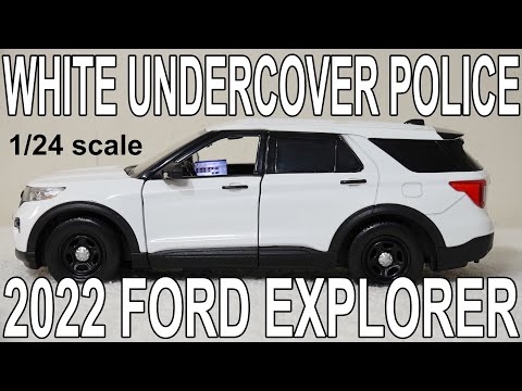 1/24 scale White Undercover Police 2022 Ford Explorer with custom added lights and siren. !!FREE SHIPPING!!